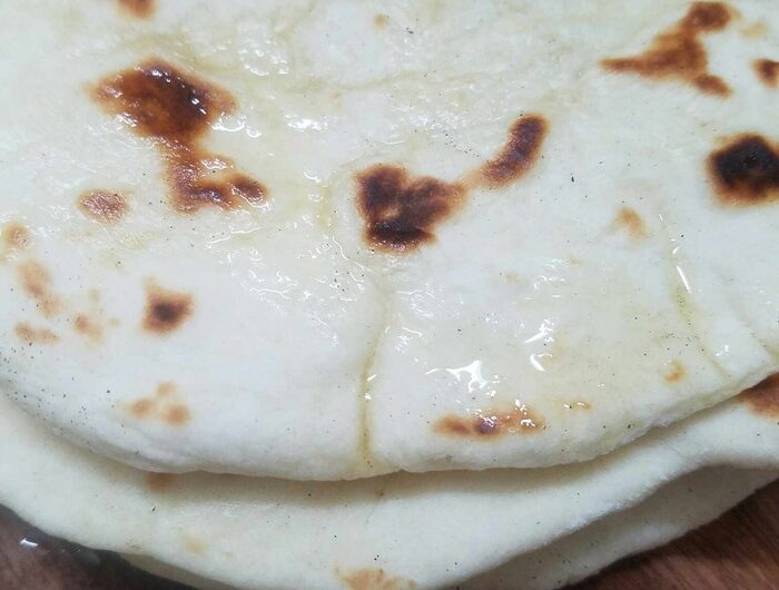 Simple Naan Bread Recipe: With & Without Yeast